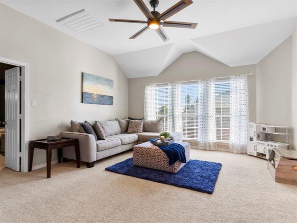 1616  Bassett Hound Drive , Fort Worth Texas 76052