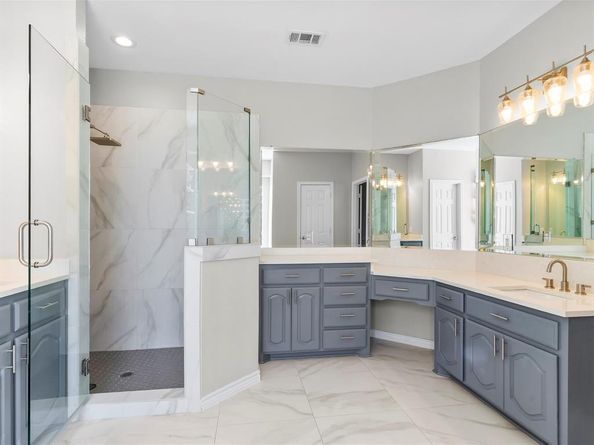 1616  Bassett Hound Drive , Fort Worth Texas 76052