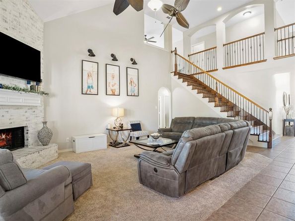 1616  Bassett Hound Drive , Fort Worth Texas 76052