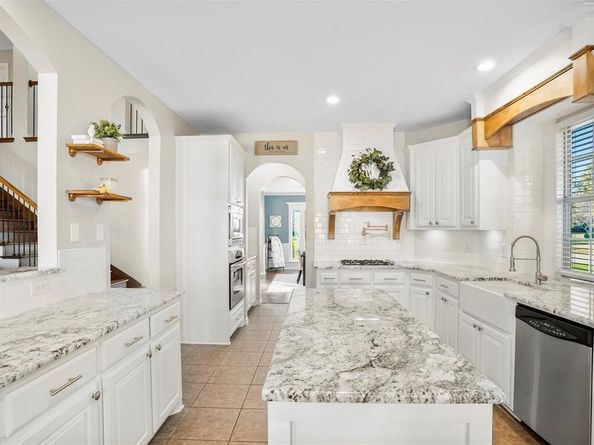 1616  Bassett Hound Drive , Fort Worth Texas 76052