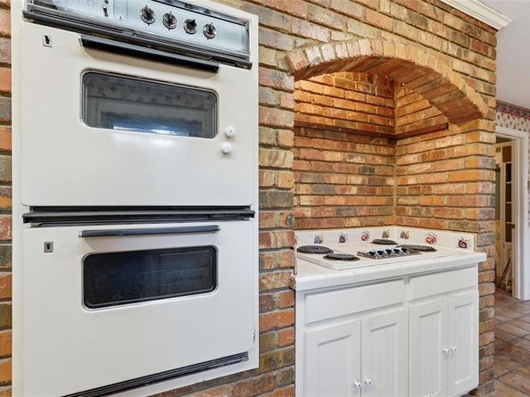 8026  Westover Drive , Dallas Texas 75231