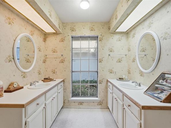 8026  Westover Drive , Dallas Texas 75231