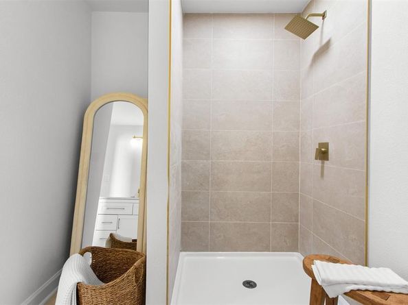 113 W State Street , Garland Texas 75040