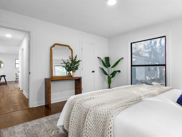 113 W State Street , Garland Texas 75040