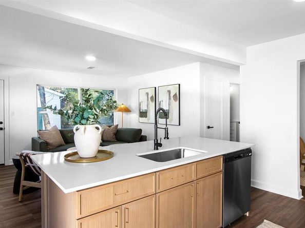 113 W State Street , Garland Texas 75040