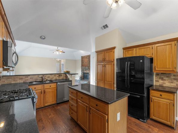 6306  Debbie Circle , Rowlett Texas 75089