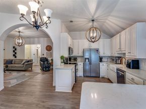 1217  Banks Street , River Oaks Texas 76114