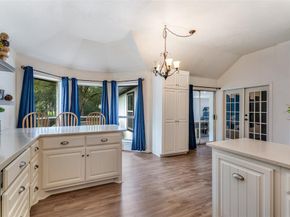 1217  Banks Street , River Oaks Texas 76114