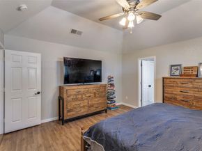 1217  Banks Street , River Oaks Texas 76114