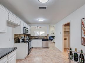 1417  Autumn Chase Square , Bedford Texas 76022