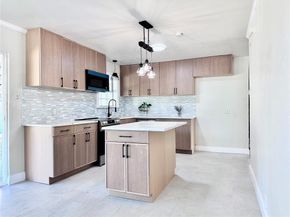 1015  Noble Avenue , Carrollton Texas 75006