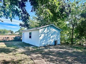 1015  Noble Avenue , Carrollton Texas 75006