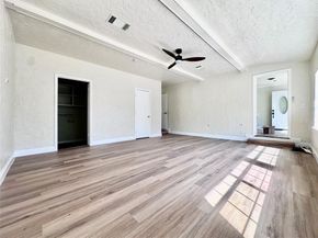 1015  Noble Avenue , Carrollton Texas 75006