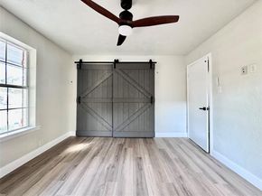 1015  Noble Avenue , Carrollton Texas 75006