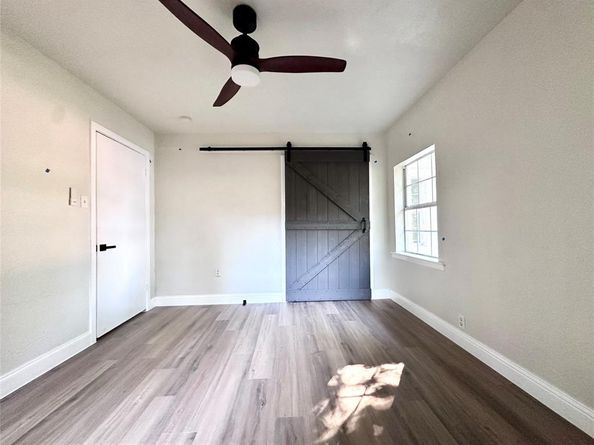 1015  Noble Avenue , Carrollton Texas 75006