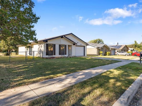 2238  Lockwood Drive , Carrollton Texas 75007