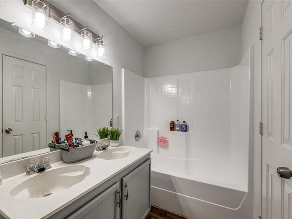 8426  Jacaranda Way , Arlington Texas 76002
