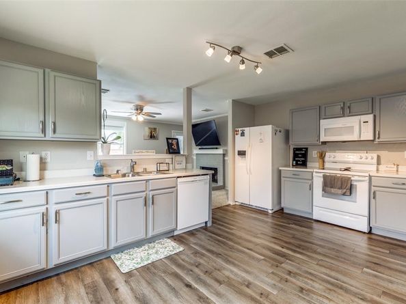 8426  Jacaranda Way , Arlington Texas 76002