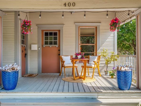 400 N Willomet Avenue , Dallas Texas 75208