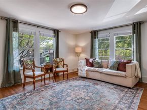 400 N Willomet Avenue , Dallas Texas 75208