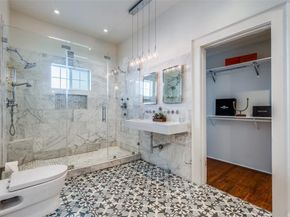 400 N Willomet Avenue , Dallas Texas 75208