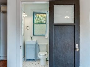 400 N Willomet Avenue , Dallas Texas 75208