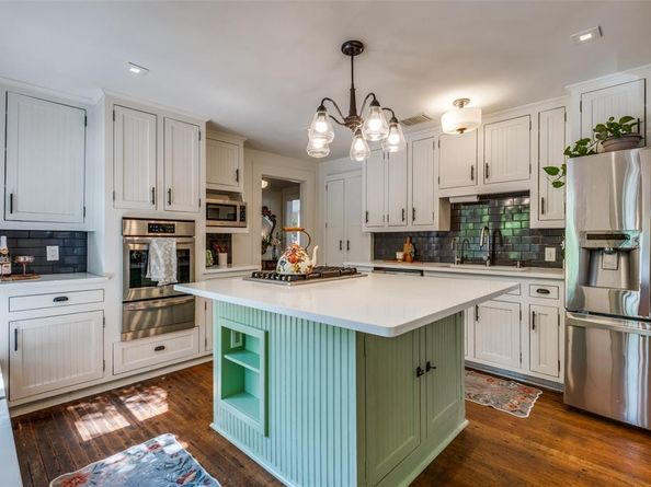 400 N Willomet Avenue , Dallas Texas 75208