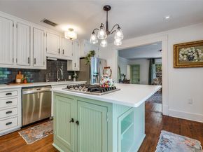 400 N Willomet Avenue , Dallas Texas 75208