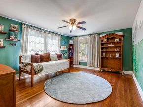 400 N Willomet Avenue , Dallas Texas 75208