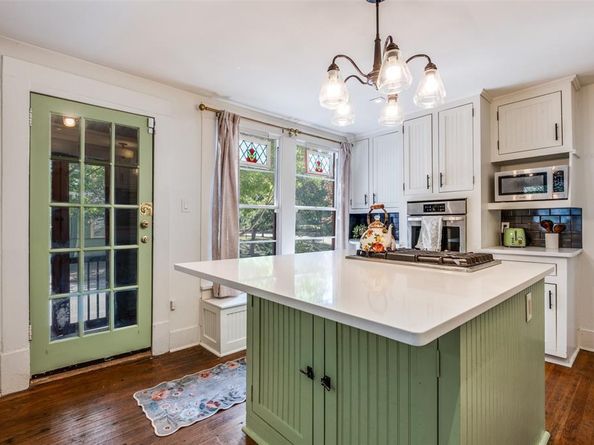 400 N Willomet Avenue , Dallas Texas 75208