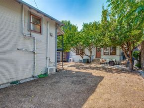 400 N Willomet Avenue , Dallas Texas 75208