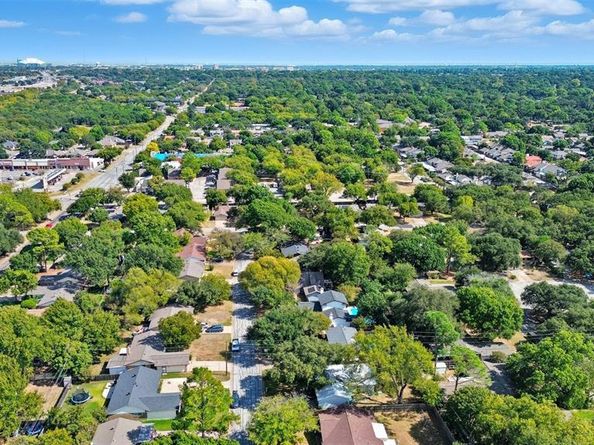 2604  Hollywood Drive , Arlington Texas 76013