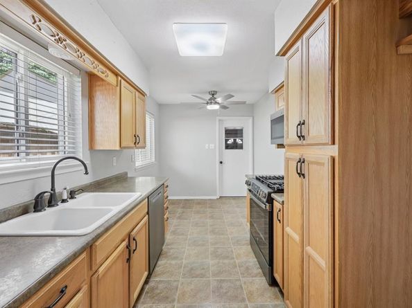 2604  Hollywood Drive , Arlington Texas 76013