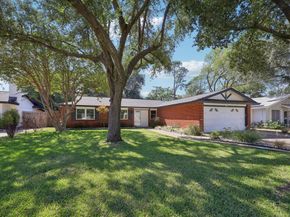 2604  Hollywood Drive , Arlington Texas 76013