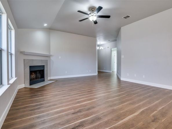 7383  Gallo  , Grand Prairie Texas 75054