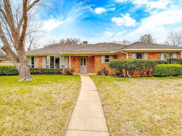 2426  Nottingham Place , Grand Prairie Texas 75050