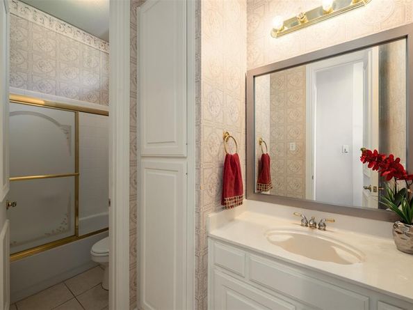 3321  Kendall Lane , Irving Texas 75062