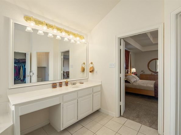 3321  Kendall Lane , Irving Texas 75062