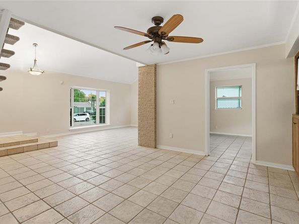 1223  Farnham Court E, Irving Texas 75062