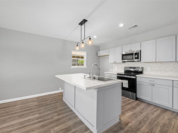 1616 E Robert Street , Fort Worth Texas 76104