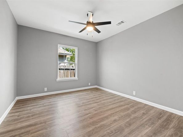 1616 E Robert Street , Fort Worth Texas 76104