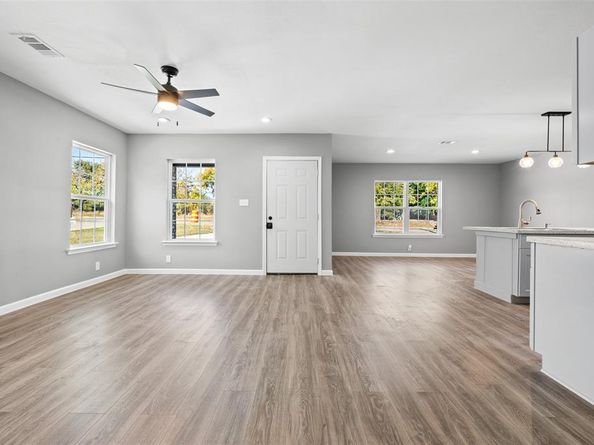 1616 E Robert Street , Fort Worth Texas 76104