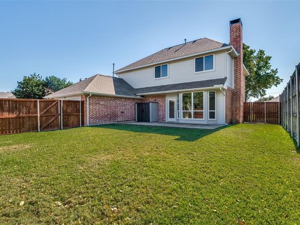 1104  Elk Trail , Carrollton Texas 75007