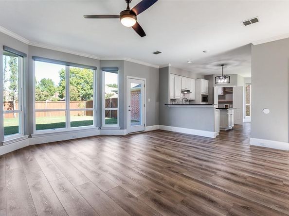 1104  Elk Trail , Carrollton Texas 75007