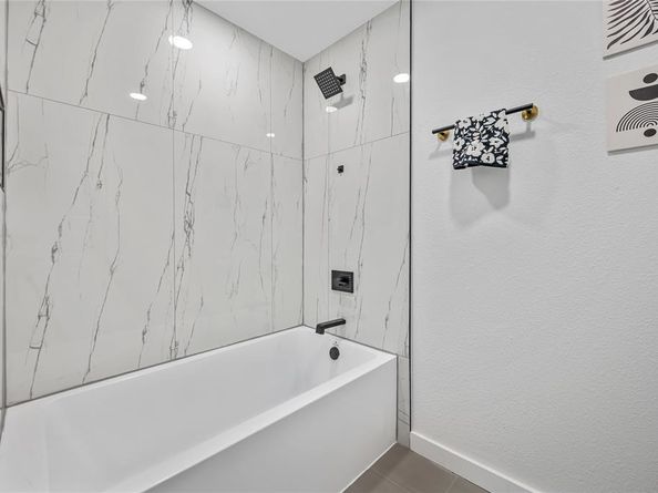 5608  Helmick Avenue , Fort Worth Texas 76107