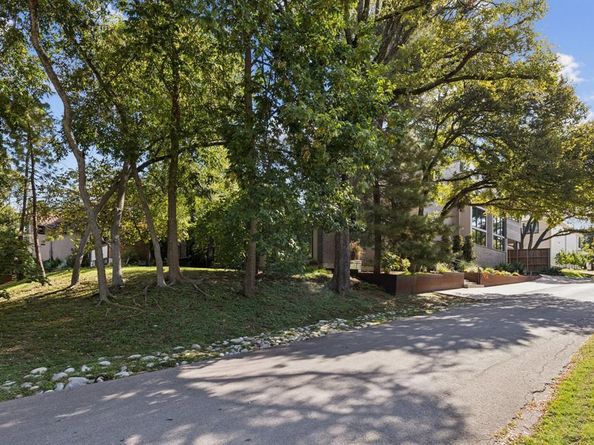 7904  Deer Trail Drive , Dallas Texas 75238