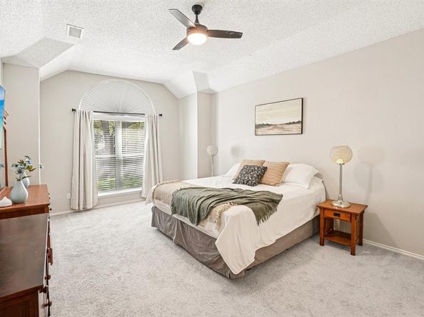 1424  Bogard Lane , Lewisville Texas 75077