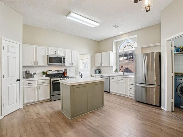 1424  Bogard Lane , Lewisville Texas 75077