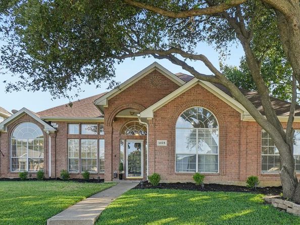 1424  Bogard Lane , Lewisville Texas 75077