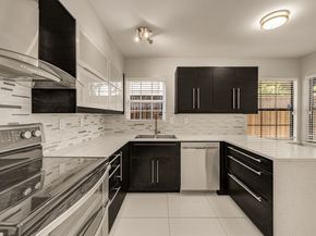 1563  Mccoy Street , Dallas Texas 75204